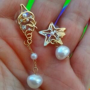 Sparkly Rhinestone Asymmetrical Gold Star Faux Pearl Drop Earrings